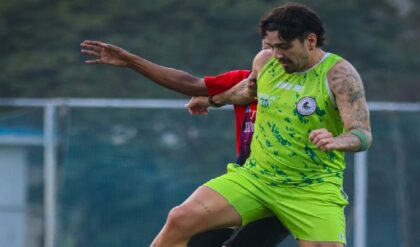 কোটি টাকার জরিমানা নাকি টুর্নামেন্ট থেকে বিদায়? চরম সংকটে মোহনবাগান, শনিবারের ম্যাচে অগ্নিপরীক্ষা লোবেরার!