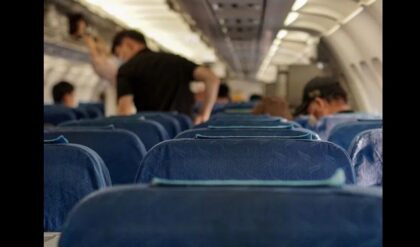 পছন্দের সিট আর বিনামূল্যে নয়? আকাশছোঁয়া বিমান ভাড়ার মাঝেই বড় দুঃসংবাদ!