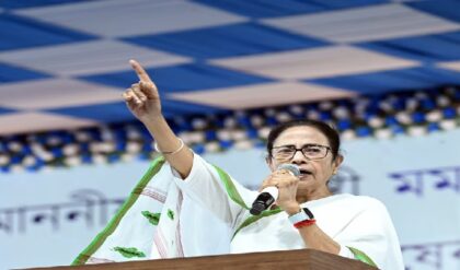 বাঙালি-অবাঙালি কাঁধে কাঁধ মিলিয়ে মমতার মিছিলে! বুধবার আলিপুরের সার্ভে বিল্ডিংয়ে তৃণমূল সুপ্রিমোর মেগা শো