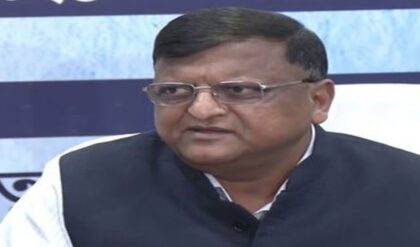 দিল্লির সঙ্গে ভার্চুয়াল বৈঠকে বাংলার মুখ্যসচিব ও ডিজিপি! শান্তিপূর্ণ ভোটের লক্ষ্যে কমিশনের নতুন ব্লু-প্রিন্ট কী?