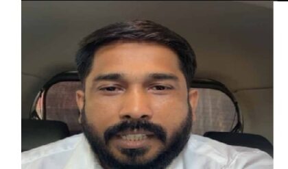 গাড়িতে বসে ‘ব্রেকিং নিউজ’ দিলেন সোনা পাপ্পু! রাকেশ সিংহ ও শুভেন্দুকে বিঁধলেন কড়া ভাষায়, উত্তাল দালান স্ট্রি গাড়িতে বসে ‘ব্রেকিং নিউজ’ দিলেন সোনা পাপ্পু! রাকেশ সিংহ ও শুভেন্দুকে বিঁধলেন কড়া ভাষায়, উত্তাল দালান স্ট্রি