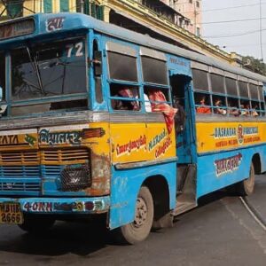 “নির্বাচনী জাঁতাকলে পিষ্ট জনজীবন! ২৭ এপ্রিল থেকেই রাস্তায় অমিল হতে পারে বাস-ট্যাক্সি।”
