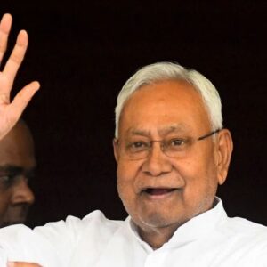 “১০ বার মুখ্যমন্ত্রী, ৬ বার পদত্যাগ! নীতীশের ইস্তফায় তোলপাড় দেশ, এবার কুর্সিতে কে?”