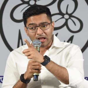 “১ কোটি নাম বাদ দিলেও হারানো যাবে না তৃণমূলকে!”-বিজেপিকে রুখতে রণকৌশল ফাঁস অভিষেকের