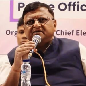 “হাম পেয়ার করনে ওয়ালে…!”-ভোট-বার্তায় বলি-হিট শেয়ার করে কেন বিপাকে দক্ষিণ কলকাতার DEO