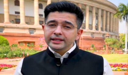 সংসদেই কণ্ঠরোধ? আম আদমি পার্টির ‘ডেপুটি লিডার’ পদ থেকে সরলেন রাঘব, নেপথ্যে কি বিজেপি-ভীতি?