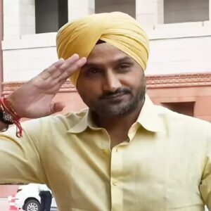 ‘সঠিক লোক, ভুল দল!’ আপ-এর ঘর ভেঙে ৭ সাংসদ নিয়ে বিজেপিতে রাঘব, তালিকায় স্বাতী মালিওয়ালও?