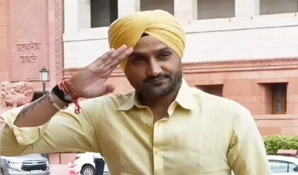 ‘সঠিক লোক, ভুল দল!’ আপ-এর ঘর ভেঙে ৭ সাংসদ নিয়ে বিজেপিতে রাঘব, তালিকায় স্বাতী মালিওয়ালও?