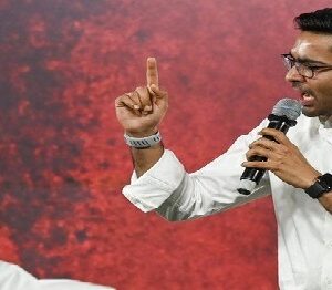 ভোট মিটতেই কি ‘সেঞ্চুরি’ তৃণমূলের? মমতার সুরেই অমিত শাহকে পাল্টা চ্যালেঞ্জ অভিষেকের!