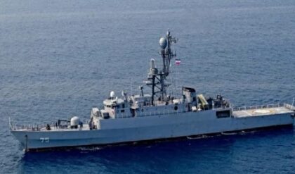 ইসলামাবাদে বৈঠকের আগেই উত্তপ্ত হরমুজ! মার্কিন রণতরীর জালে ইরানের জাহাজ, পণ্ড হবে কি সমঝোতা?