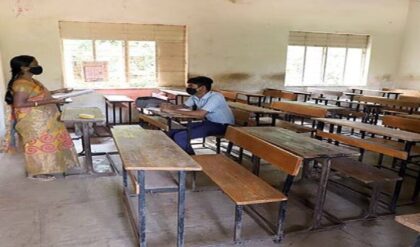 পড়াশোনায় অনীহা নাকি গরমের দাপট? টানা ছুটির পর স্কুল খুলতেই উধাও ছাত্রছাত্রীরা; কী ঘটছে দক্ষিণ দিনাজপুরে?