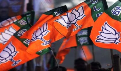 কলকাতায় কি এবার খাতা খুলবে বিজেপি? দ্বিতীয় দফার ১৪২ আসনে কার পাল্লা ভারী; ভোটের আগের এক্সক্লুসিভ রিপোর্ট