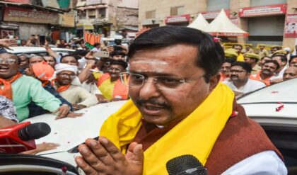 ৪ মে বঙ্গে পদ্ম ফুটবে! বারাণসীতে রুদ্রাভিষেক সেরে বিরোধী জোটকে তুলোধুনো করলেন বিজেপি সভাপতি