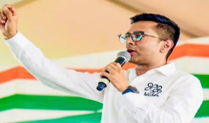 বিজেপি থাকবে ৫০-এর নিচে! ২৯ তারিখ বহিরাগতদের ‘লেজেগোবরে’ করার চরম হুঁশিয়ারি অভিষেক বন্দ্যোপাধ্যায়ের!