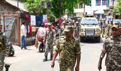 ভবানীপুরে সিআরপিএফ-এর হুঙ্কার! ভোটের আগে মমতার গড়ে কুচকাওয়াজ, ভয়ে কি গা ঢাকা দিল দুষ্কৃতীরা?