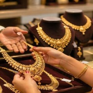 ভোটের সকালেই সুখবর! কলকাতায় একধাক্কায় অনেকটা নামল সোনার দাম, কেনার আগে রেট দেখে নিন