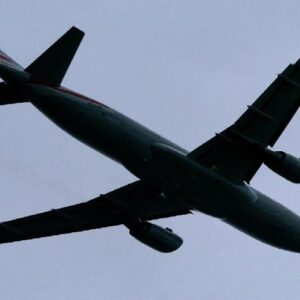 বিমানের টিকিটের দাম কি এবার আকাশছোঁয়া? জ্বালানির জ্বালায় দেউলিয়া হওয়ার পথে ইন্ডিগো-এয়ার ইন্ডিয়া!