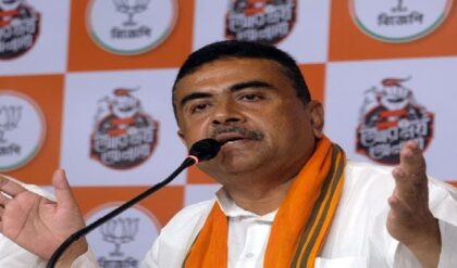 রাত পোহালেই মহারণ! নন্দীগ্রামের মন্দিরে কী চাইলেন শুভেন্দু? ‘দুরাত্মা’দের নিয়ে দিলেন কড়া হুঁশিয়ারি!