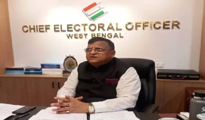 অভিযোগ জানাতে আর হবে না সমস্যা, সব নির্বাচনী আধিকারিকের মোবাইল নম্বর প্রকাশের নির্দেশ সিইও-র!