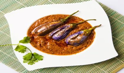 নিরামিষ দিনে চমক দিতে চান? কম তেলের এই বেগুন বাহারেই হবে বাজিমাত, রইল তৈরির সিক্রেট