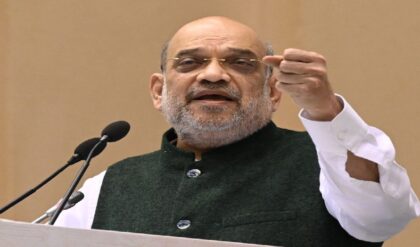 বঙ্গে এসেই অনুপ্রবেশকারী ইস্যুতে গর্জে উঠলেন শাহ, প্রথম দফার ফল নিয়ে দিলেন বিরাট পূর্বাভাস!