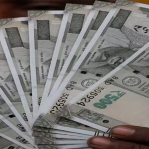 অবসর জীবনে চাই নিশ্চিত আয়? পোস্ট অফিস ও ব্যাঙ্কের এই স্কিমে মিলবে বিপুল লাভ, রইল বিনিয়োগের সহজ হিসাব!