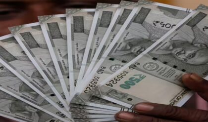 অবসর জীবনে চাই নিশ্চিত আয়? পোস্ট অফিস ও ব্যাঙ্কের এই স্কিমে মিলবে বিপুল লাভ, রইল বিনিয়োগের সহজ হিসাব!