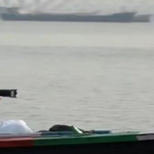 “আচমকা মোদীকে দেখে চমকে গিয়েছিলাম!” গঙ্গার ঘাটে চা-ওয়ালার কথায় ৭টি নৌকা বুকিং, তারপর যা ঘটল…