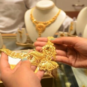 সোনা কেনার সুবর্ণ সুযোগ! লক্ষ্মীবারে অনেকটা সস্তা হলুদ ধাতু, এক নজরে দেশের সব বড় শহরের দাম