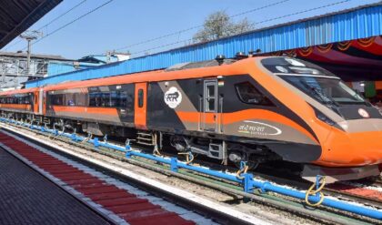 বিমানের চেয়েও আরামদায়ক সফর? বন্দে ভারত স্লিপারের নতুন রুট ঘোষণা রেলমন্ত্রীর, সাশ্রয় হবে ৬ ঘণ্টা!