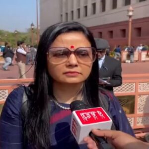 ভোটের মুখে ধুন্ধুমার! মহুয়ার নিশানায় ৪০ হাজার ফর্ম, বিজেপির বিরুদ্ধে মারাত্মক জালিয়াতির অভিযোগ!