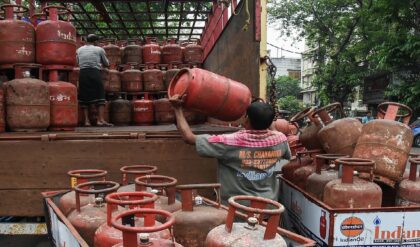 মধ্যপ্রাচ্যের যুদ্ধে জ্বলছে লঙ্কা, আর ছ্যাঁকা লাগছে ভারতীয় হেঁশেলে! এক ধাক্কায় ১৩% কমল গ্যাসের ব্যবহার ২. গ্যাসের সিলি