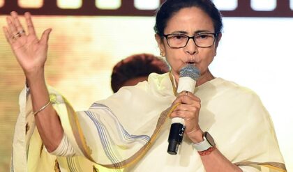 “দূরদর্শন এখন মোদীদর্শন!” তারকেশ্বরের জনসভা থেকে গেরুয়া শিবিরের বিরুদ্ধে চটে লাল মমতা