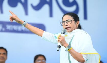 নারীর অধিকার নাকি ভোটব্যাংকের খেলা? মহিলা সংরক্ষণ বিল নিয়ে মোদীকে ‘মিথ্যাবাদী’ তকমা মমতার