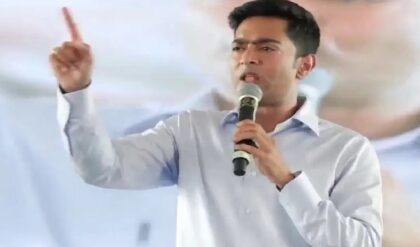 “মোদীর গ্যারান্টি মানেই জিরো ওয়ারেন্টি!” সাগর থেকে বিজেপি-কে তুলোধনা করে বড় প্রতিশ্রুতি অভিষেকের