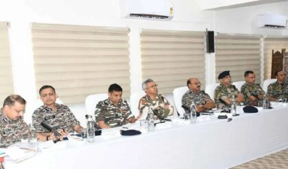 নির্বাচনের আগে ‘দাওয়াই’? বাংলায় অশান্তি রুখতে ঝটিতি বৈঠক সেনাপ্রধানদের, নয়া কৌশলে কেন্দ্র