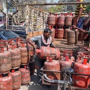 দেশজুড়ে এলপিজি সংকট কি শেষ? ১ দিনে ৫৩.৫ লক্ষ সিলিন্ডার ডেলিভারির রেকর্ড, বড় তথ্য দিল কেন্দ্র