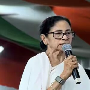 “আমাকে খুন করার চক্রান্ত চলছে!” ‘রেইড’ রাজনীতি নিয়ে বিজেপিকে নজিরবিহীন তোপ মমতার