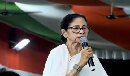 “আমাকে খুন করার চক্রান্ত চলছে!” ‘রেইড’ রাজনীতি নিয়ে বিজেপিকে নজিরবিহীন তোপ মমতার