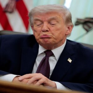 “হরমোজ প্রণালী কি সোশ্যাল মিডিয়া?” ট্রাম্পকে ‘কার্টুন’ বানিয়ে নজিরবিহীন বিদ্রুপ ইরানের!