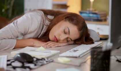 বেতন কম হওয়ায় তুঘলকি কাণ্ড! বসের দামি ‘ওই জিনিসটি’ চিবিয়ে খেলেন তরুণী, তোলপাড় সোশ্যাল মিডিয়া