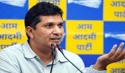 গার্গী কলেজে তাণ্ডব! এবিভিপি-র বিরুদ্ধে ফুঁসে উঠলেন সৌরভ ভরদ্বাজ, এলজি-কে চিঠিতে চরম দাবি!