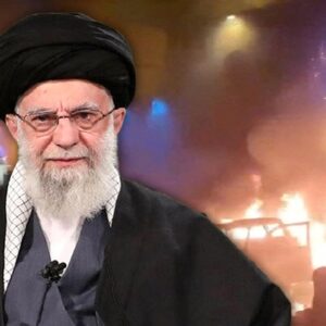 যুদ্ধ না কি চরম ক্ষমতার লড়াই? আয়াতুল্লাহ খামেনেইর অন্ত্যেষ্টিক্রিয়া থমকে যাওয়ার নেপথ্যে আসল রহস্য কী?