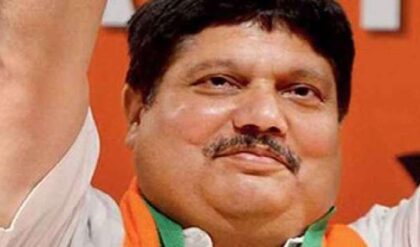 অর্জুনের নিশানায় অভিষেক! ২০২৬-এর মহাযুদ্ধে ভাটপাড়ায় কেন মেজাজ হারালেন ‘ব্যারাকপুরের বাঘ’?