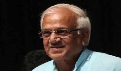 ৮২ বছরেও অদম্য! বালিগঞ্জে মমতার তুরুপের তাস শোভনদেব, সম্পত্তির পরিমাণ চমকে দেবে!