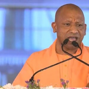 গড়বেতায় ‘বুলডোজার’ গর্জন! প্রদীপ লোধাকে জেতাতে হিন্দুত্বের পিচ সাজালেন যোগী আদিত্যনাথ!