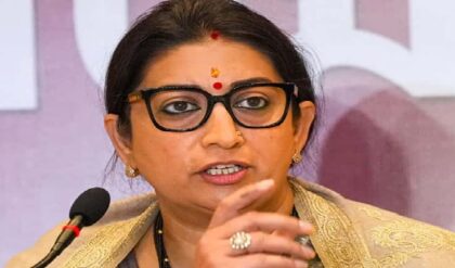নারী সংরক্ষণ বিল নিয়ে মমতা সরকারকে চরম হুঁশিয়ারি স্মৃতির! কলকাতায় সাংবাদিকদের সামনে কী বললেন প্রাক্তন কেন্দ্রীয় মন্ত্রী?