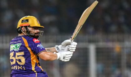 “যাঁকে মাথায় তুলেছিলেন, আজ তাঁকেই অপমান?”—রিঙ্কুর পাশে দাঁড়িয়ে কেকেআর সমর্থকদের ধুয়ে দিলেন প্রাক্তন নাইট!