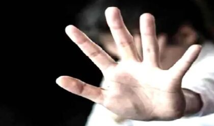 এক পুরুষ সহকর্মীর লালসার শিকার ২৪ নারী! স্কুলের অন্দরেই ভয়াবহ হেনস্থা, ব্যবস্থা না নেওয়ায় ক্ষোভ