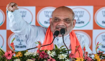 “দিদি ভাইপোকে জেতাতে চান, আমরা চাই মা-মাটি-মানুষকে!” কুলটির সভা থেকে শাহী গর্জন!